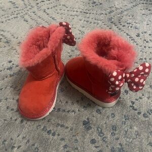 UGG Boots. DISNEY. Minnie Mouse 6T